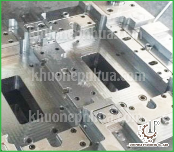 Ảnh hưởng của vật liệu nhựa đến độ hao mòn khuôn ép